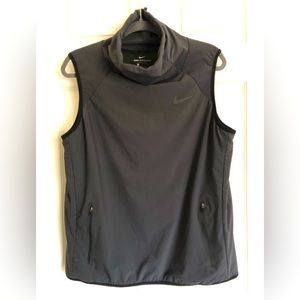 Nike Women’s L Black Funnel Neck Pullover Vest